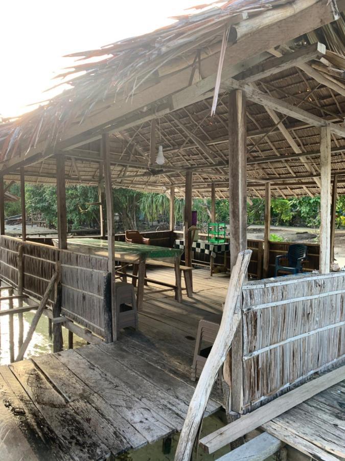Firdas Bungalows Waisai Exterior photo